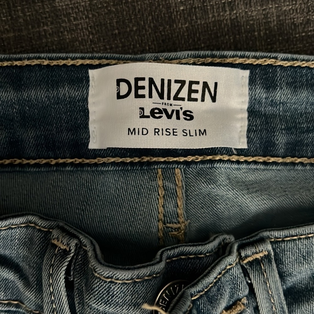 Levi’s - Picture 2 of 4